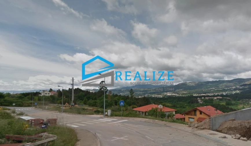Terreno para Venda em Borbela e Lamas de Olo Foto 2
