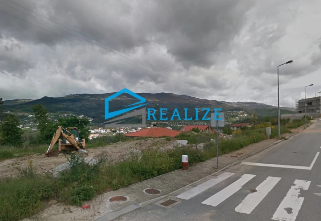 Terreno para Venda em Borbela e Lamas de Olo Foto 2