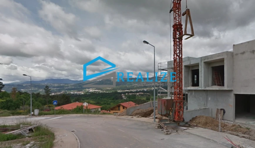 Terreno para Venda em Borbela e Lamas de Olo Foto 1