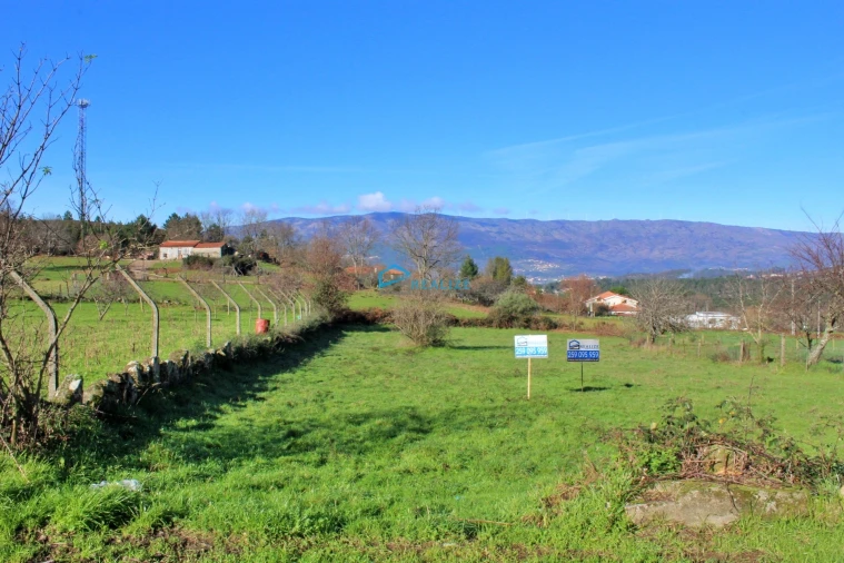 Terreno para Venda em Mouçós e Lamares Foto 2