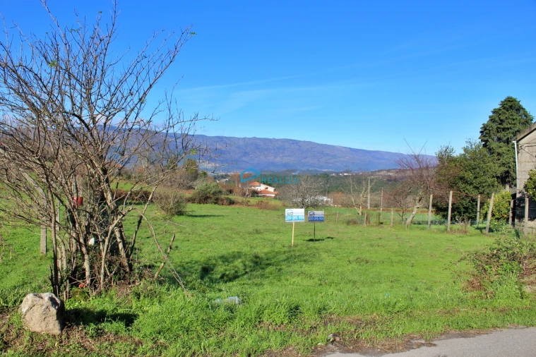 Terreno para Venda em Mouçós e Lamares Foto 3