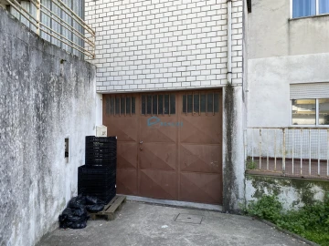 Armazém para Venda em Parada de Cunhos