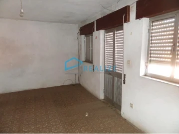 Moradia T2 para Venda em Nogueira e Ermida