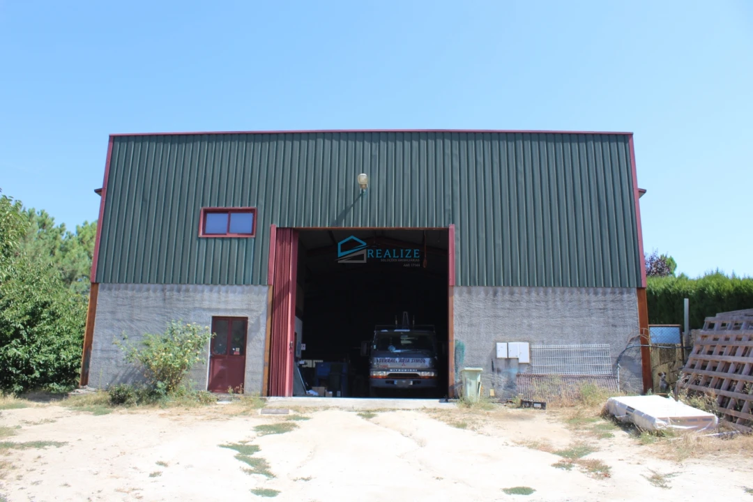 Armazém para Venda em Vila Marim Foto 1