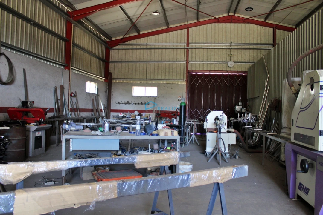 Armazém para Venda em Vila Marim Foto 3