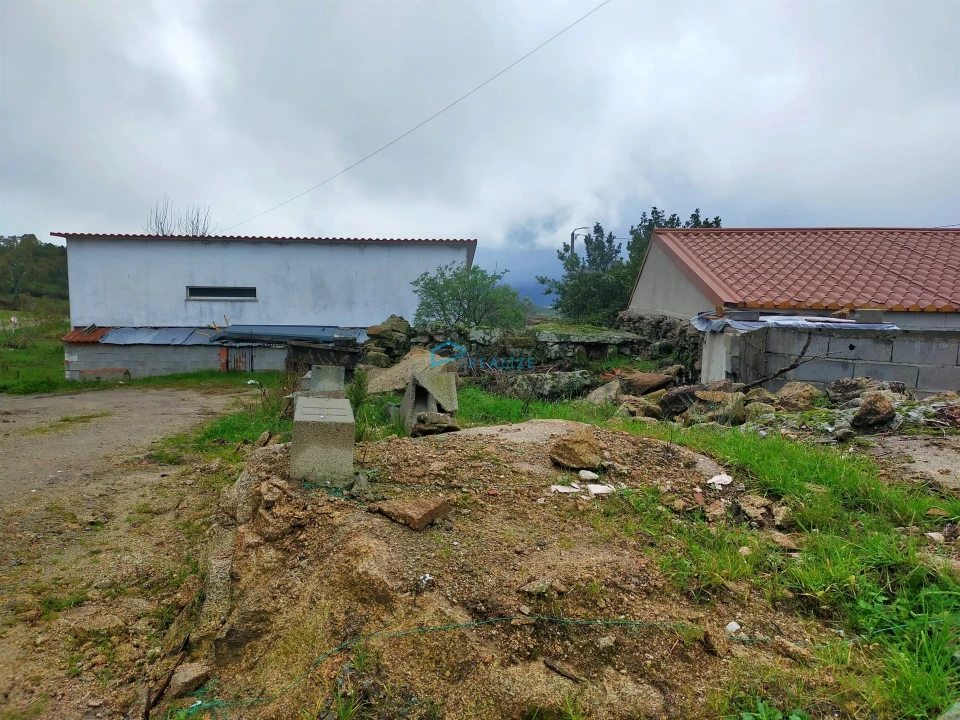 Moradia T0 para Venda em Mouçós e Lamares Foto 4