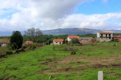 Terreno para Venda em Mouçós e Lamares