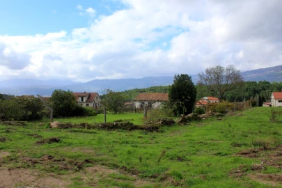 Terreno para Venda em Mouçós e Lamares
