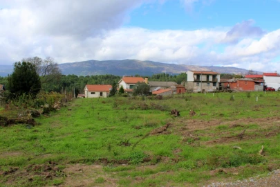 Terreno para Venda em Mouçós e Lamares