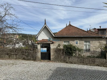 Moradia T4 para Venda em Nossa Senhora da Conceição, São Pedro e São Dinis