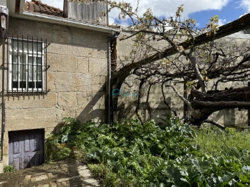 Moradia T4 para Venda em Nossa Senhora da Conceição, São Pedro e São Dinis