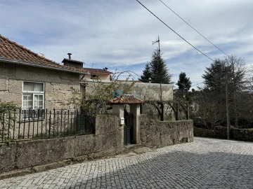 Moradia T4 para Venda em Nossa Senhora da Conceição, São Pedro e São Dinis