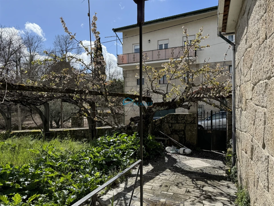 Moradia T4 para Venda em Nossa Senhora da Conceição, São Pedro e São Dinis Foto 28