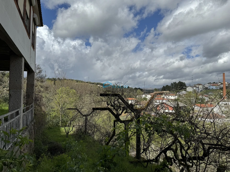 Moradia T4 para Venda em Nossa Senhora da Conceição, São Pedro e São Dinis Foto 36