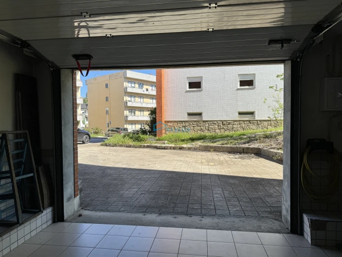 Armazém para Venda em Lordelo Foto 2