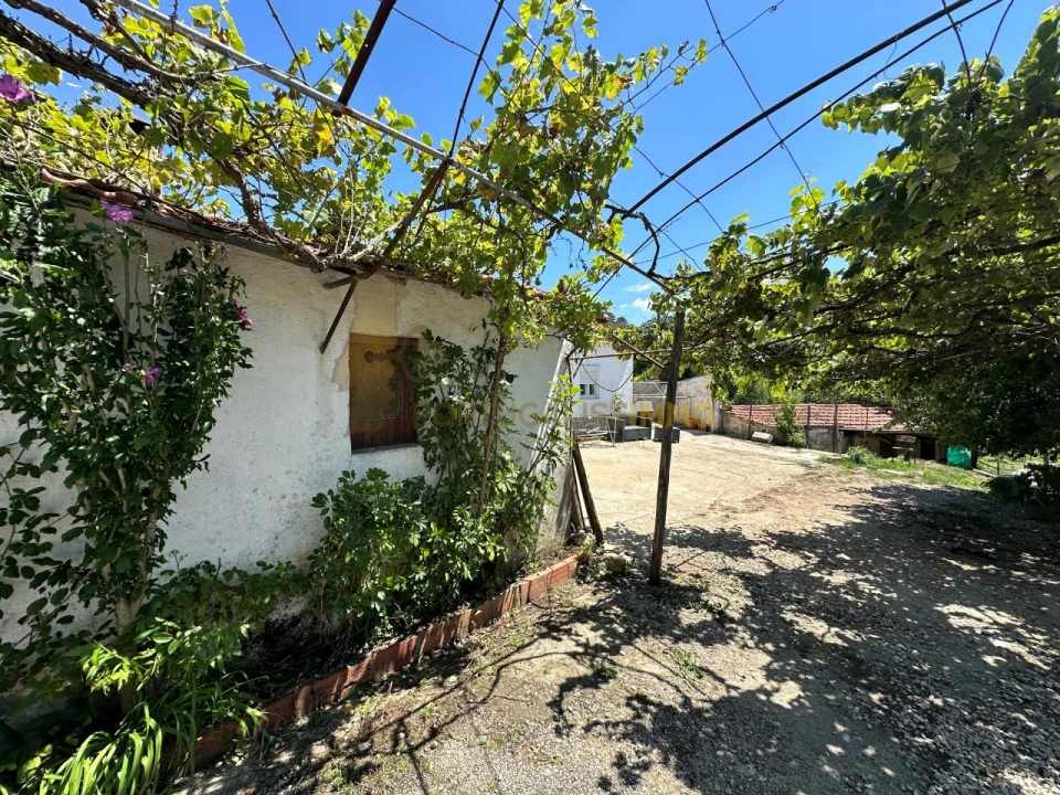 Moradia T2 para Venda em Carregueiros Foto 35