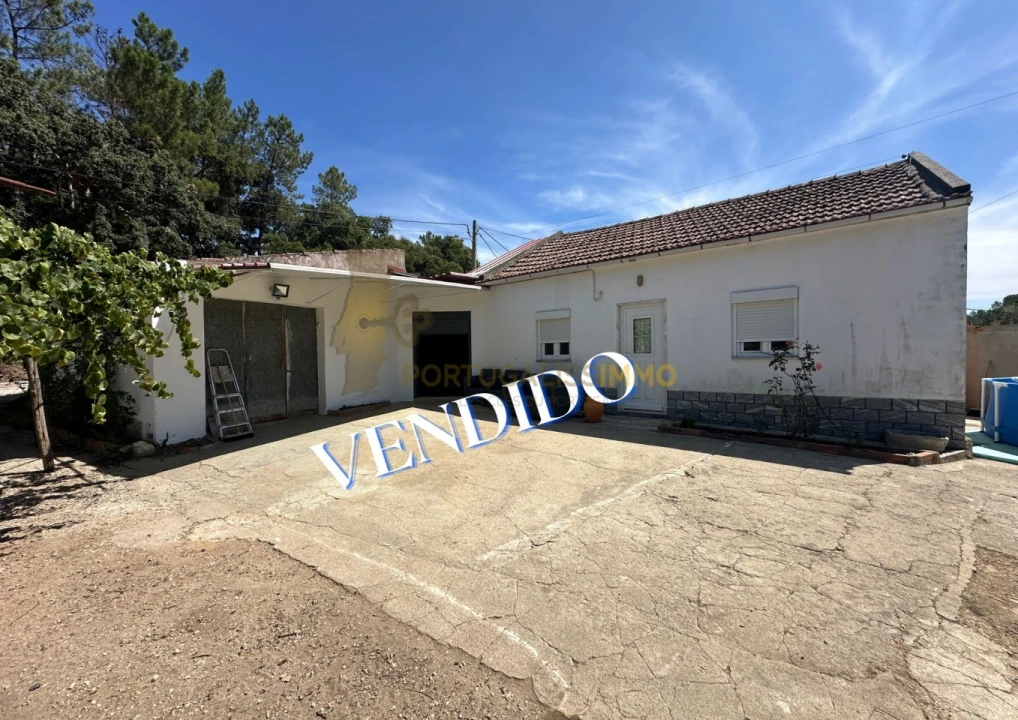 Moradia T2 para Venda em Carregueiros Foto 1