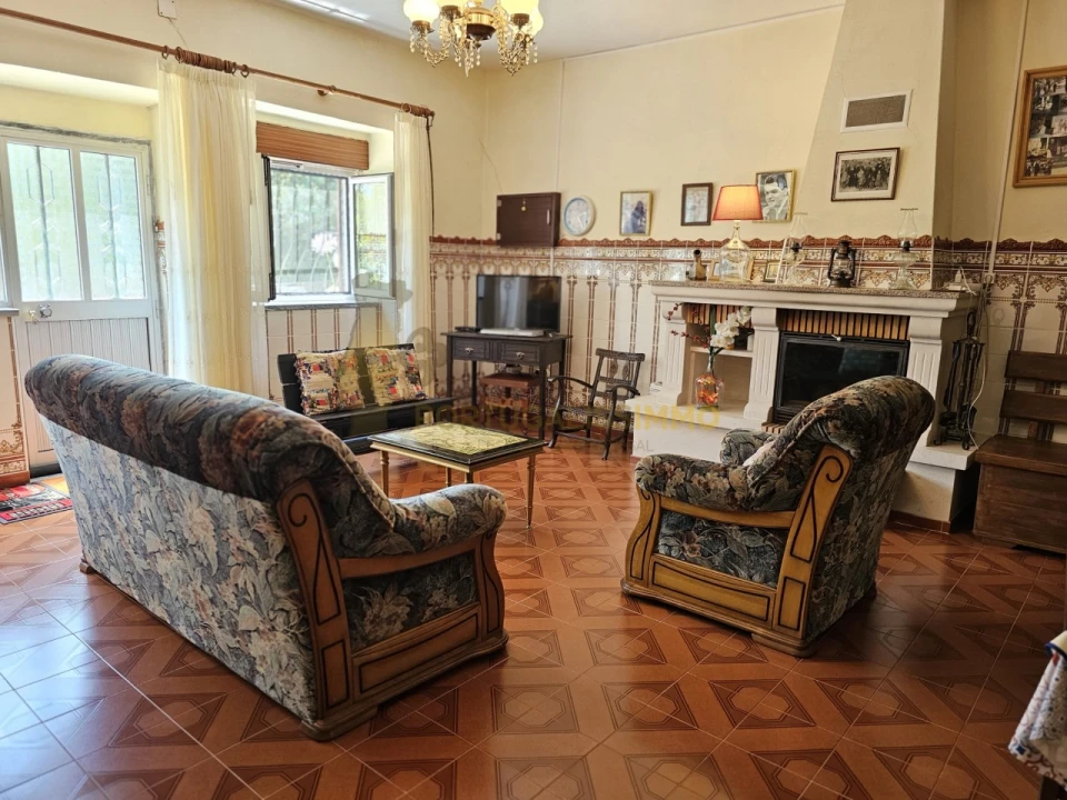 Moradia T4 para Venda em Santiago da Guarda Foto 2