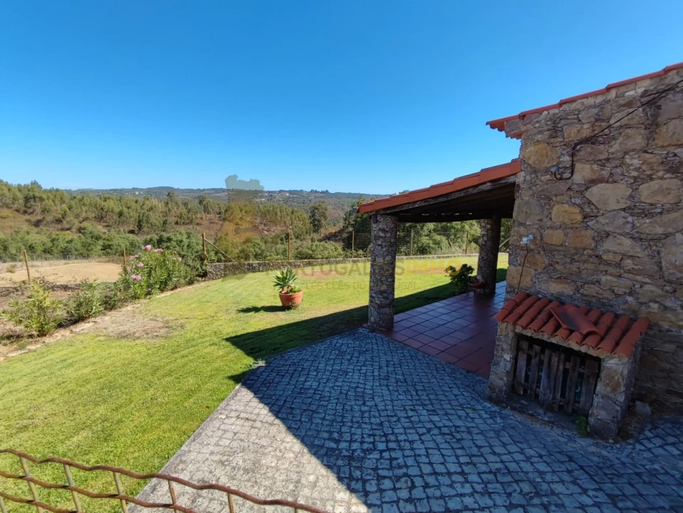 Quinta T2 para Venda em Serra e Junceira Foto 22