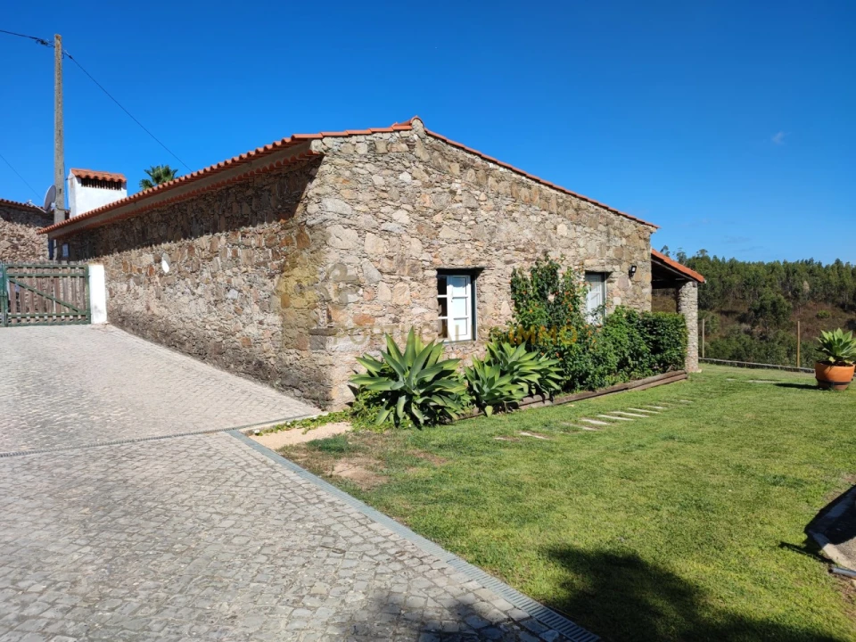 Quinta T2 para Venda em Serra e Junceira Foto 24