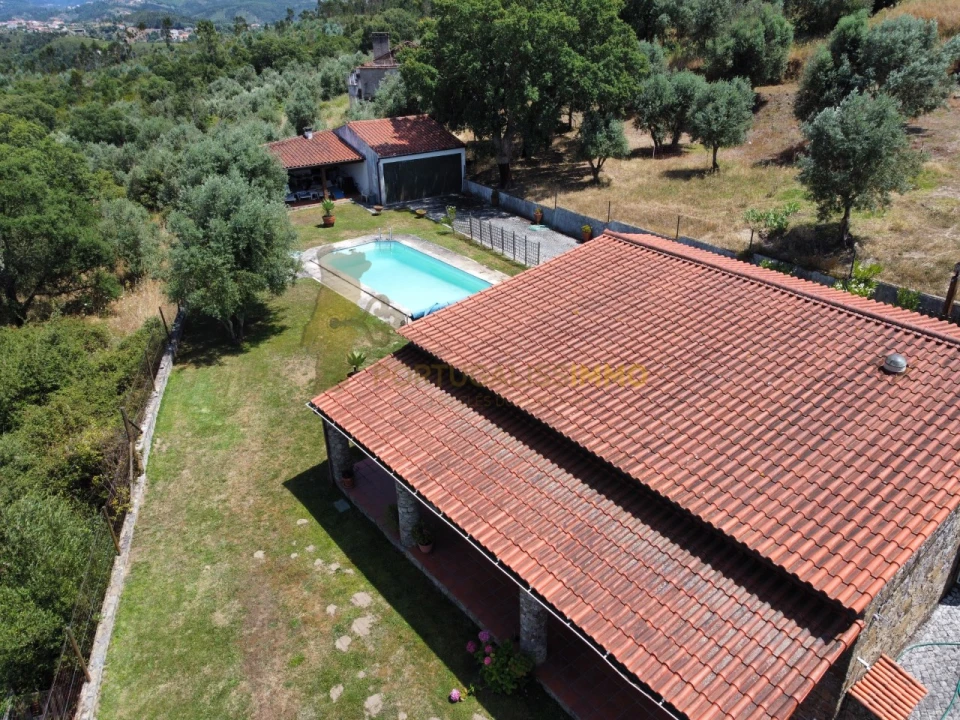 Quinta T2 para Venda em Serra e Junceira Foto 30