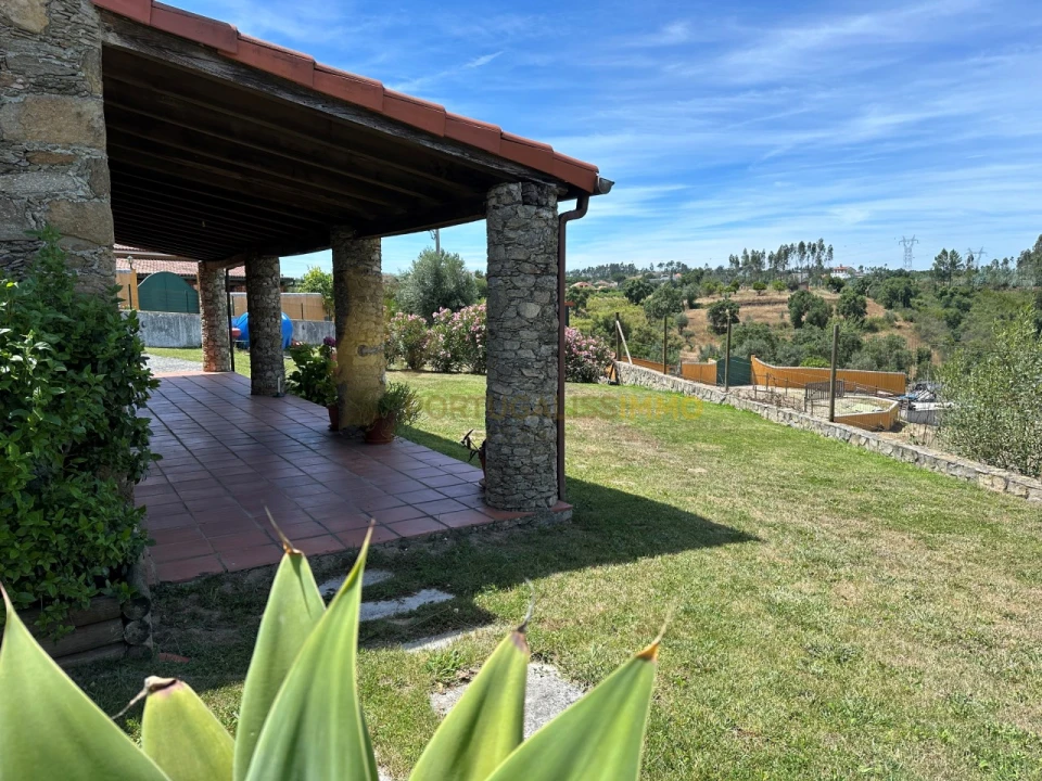 Quinta T2 para Venda em Serra e Junceira Foto 5