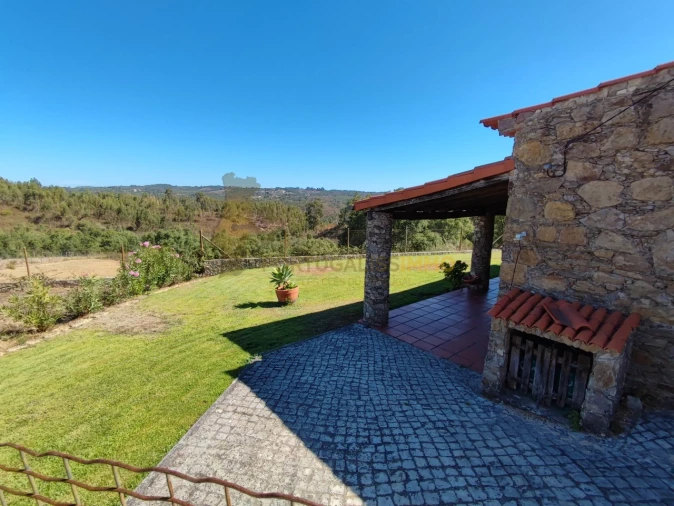 Quinta T2 para Venda em Serra e Junceira Foto 22