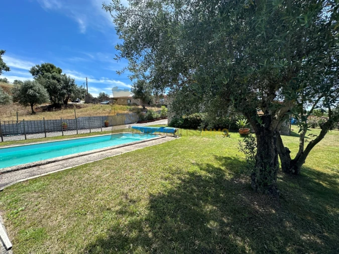 Quinta T2 para Venda em Serra e Junceira Foto 35