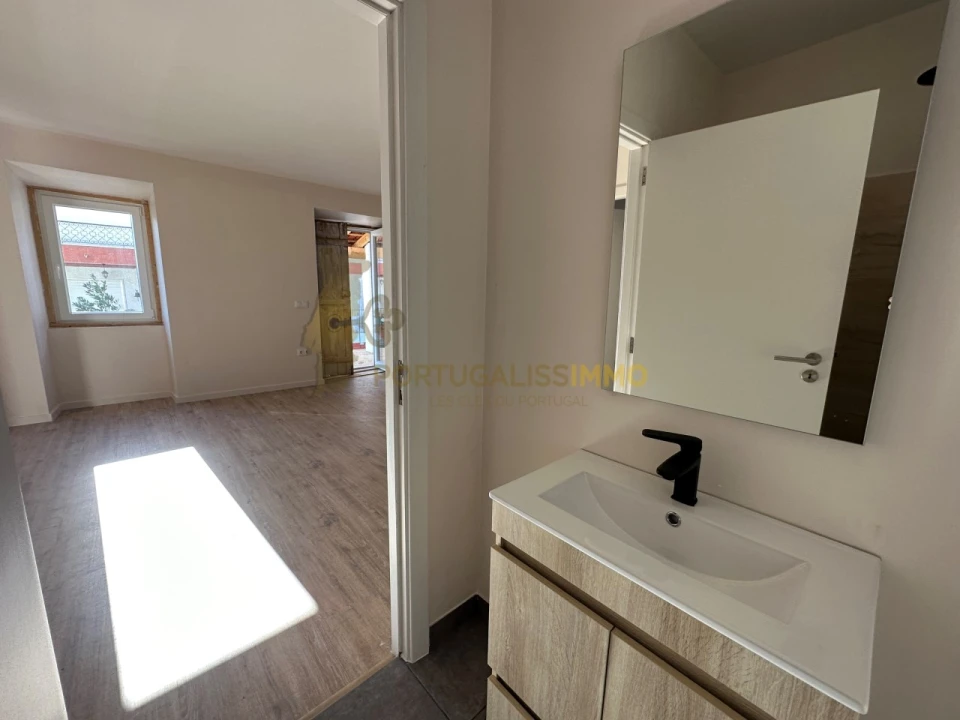 Moradia T3 para Venda em Além da Ribeira e Pedreira Foto 12