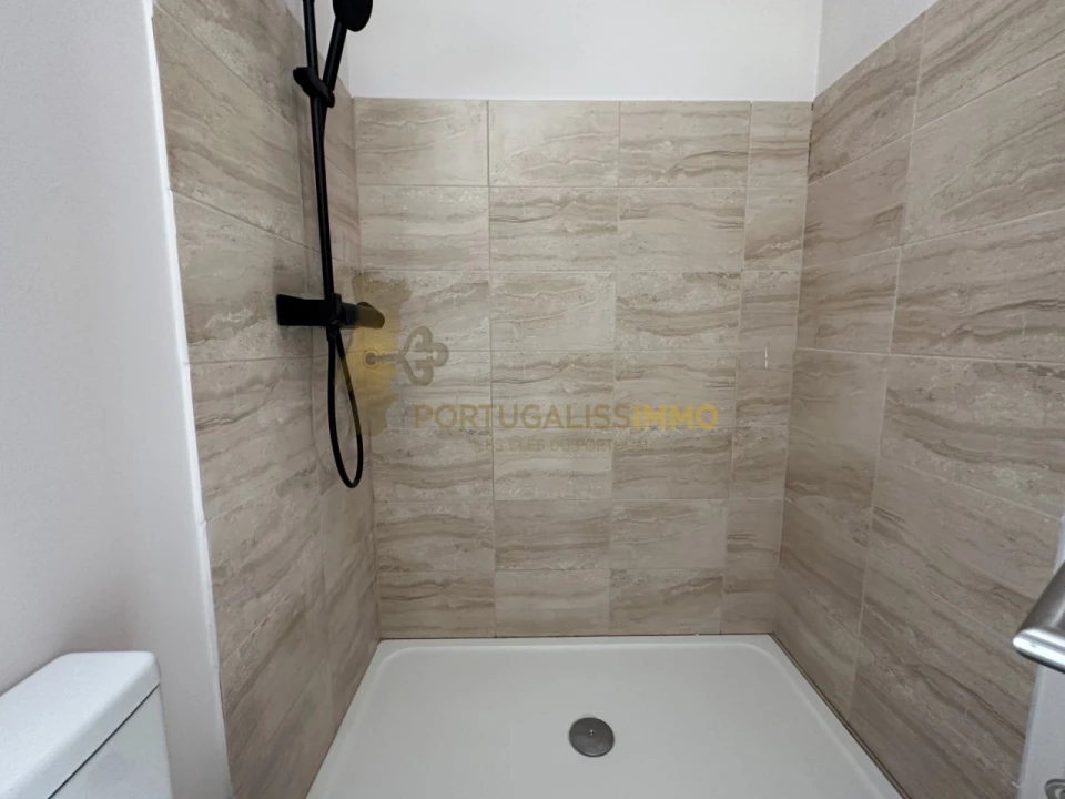 Moradia T3 para Venda em Além da Ribeira e Pedreira Foto 13