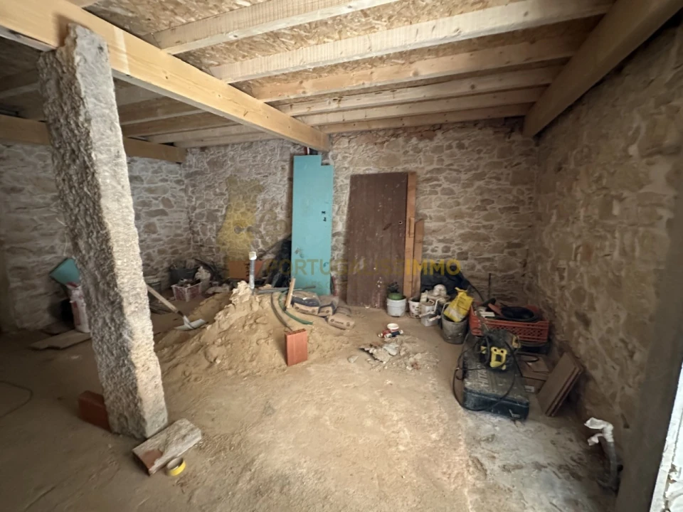 Moradia T3 para Venda em Além da Ribeira e Pedreira Foto 40