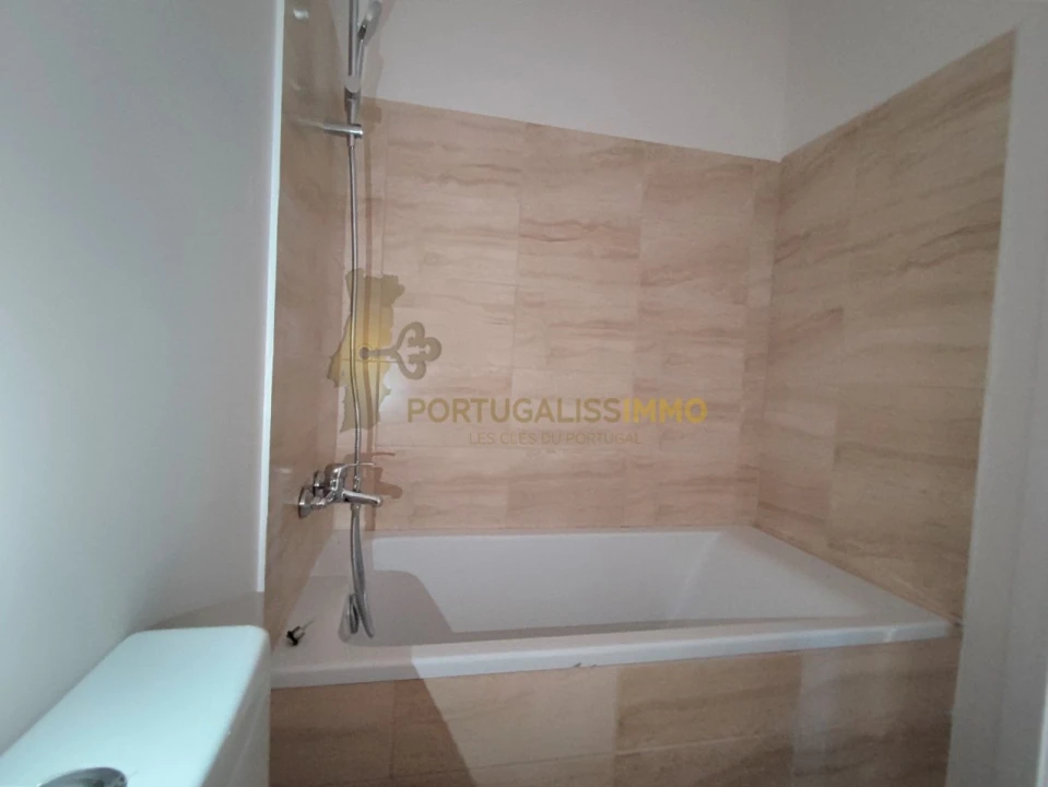 Moradia T3 para Venda em Além da Ribeira e Pedreira Foto 34