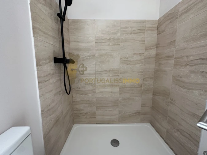 Moradia T3 para Venda em Além da Ribeira e Pedreira Foto 13