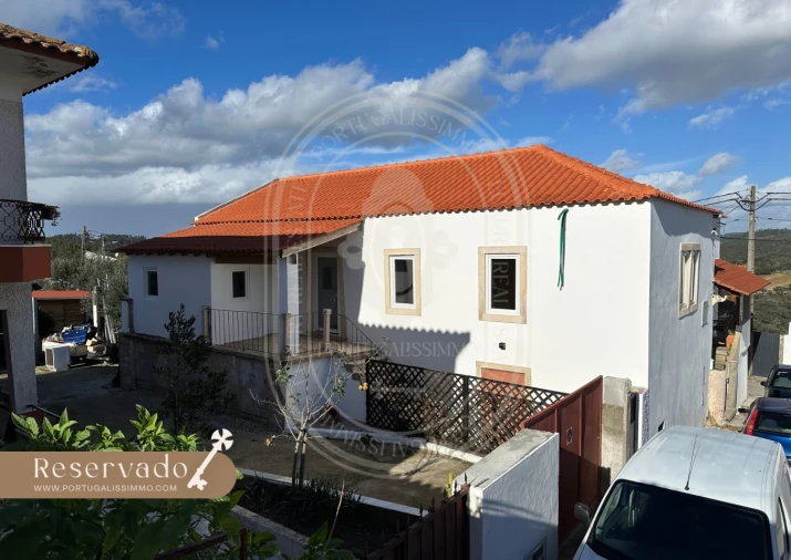 Moradia T3 para Venda em Além da Ribeira e Pedreira