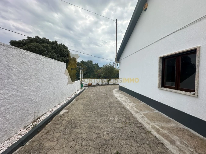 Moradia T3 para Venda em Chãos Foto 25