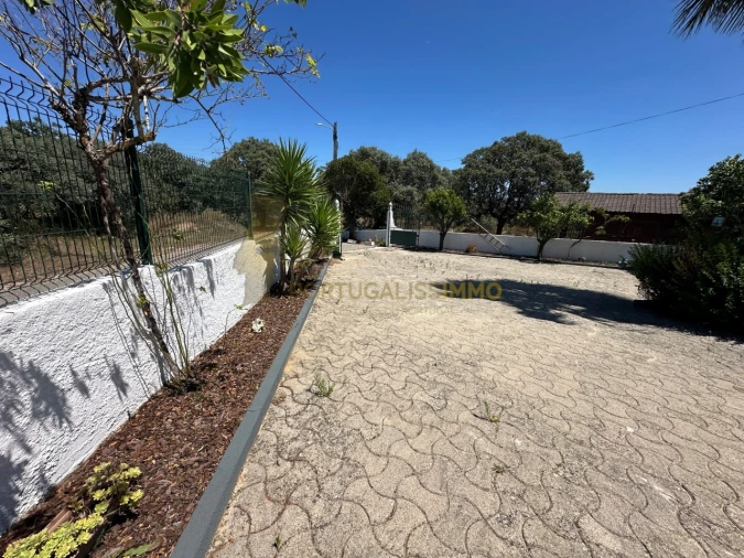 Moradia T3 para Venda em Chãos Foto 30