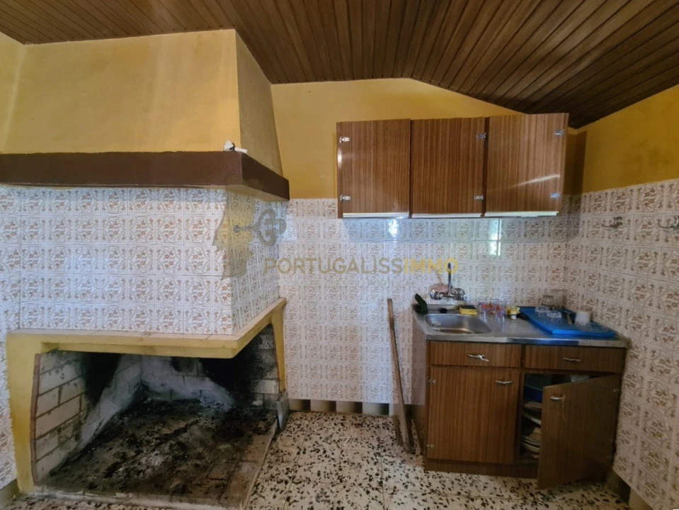 Moradia T2 para Venda em Chãos Foto 6