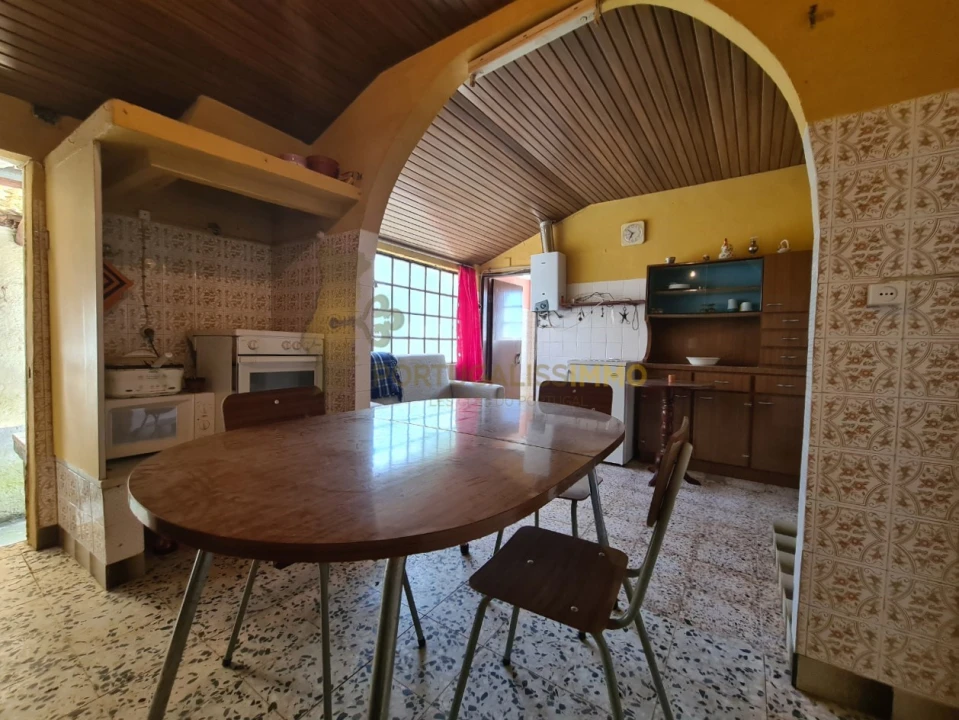 Moradia T2 para Venda em Chãos Foto 5