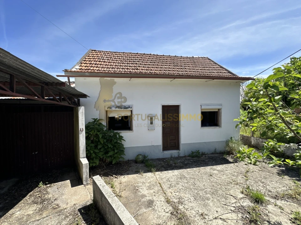 Moradia T2 para Venda em Chãos Foto 1