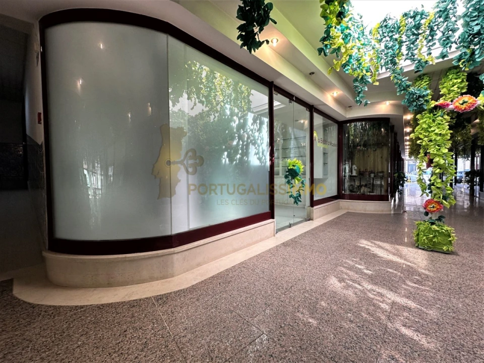 Loja para Arrendamento em São João Baptista e Santa Maria dos Olivais Foto 10