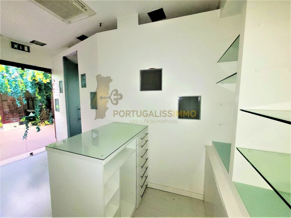 Loja para Arrendamento em São João Baptista e Santa Maria dos Olivais Foto 8