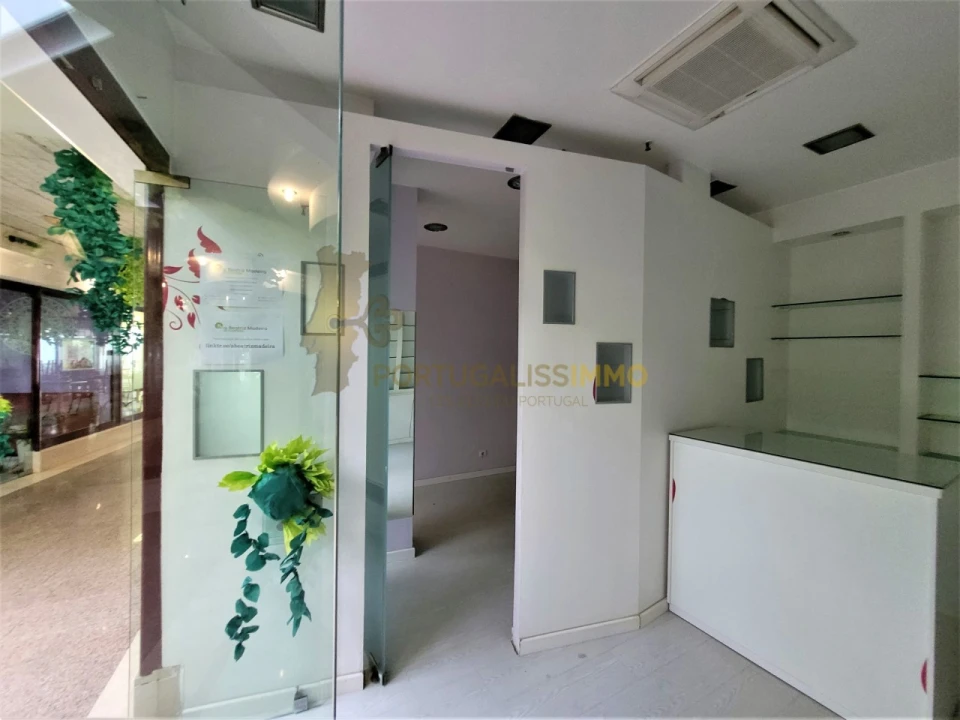 Loja para Arrendamento em São João Baptista e Santa Maria dos Olivais Foto 3