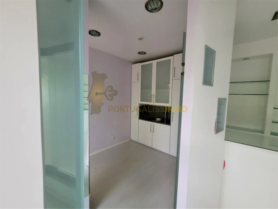 Loja para Arrendamento em São João Baptista e Santa Maria dos Olivais Foto 5