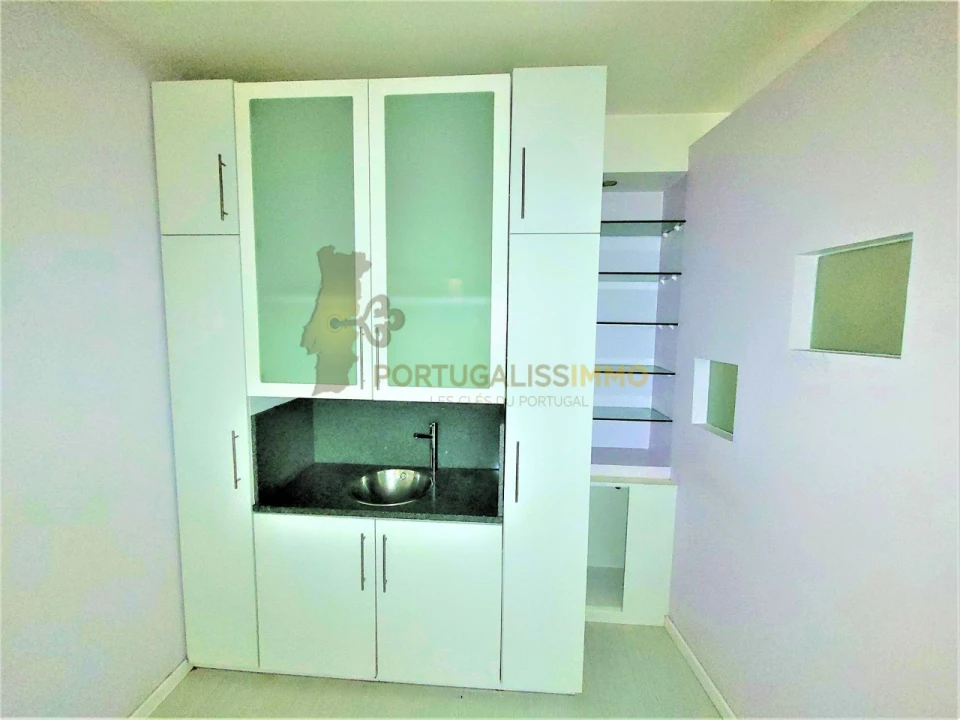 Loja para Arrendamento em São João Baptista e Santa Maria dos Olivais Foto 11