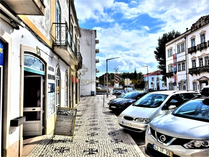 Loja para Arrendamento em São João Baptista e Santa Maria dos Olivais Foto 14