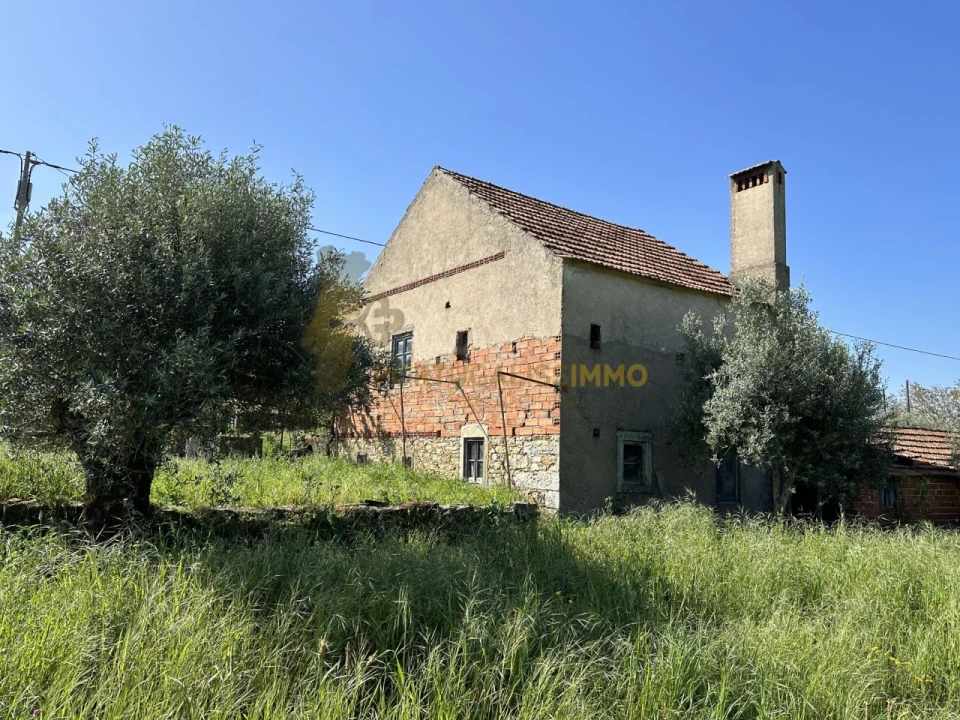 Moradia T2 para Venda em Chãos Foto 4