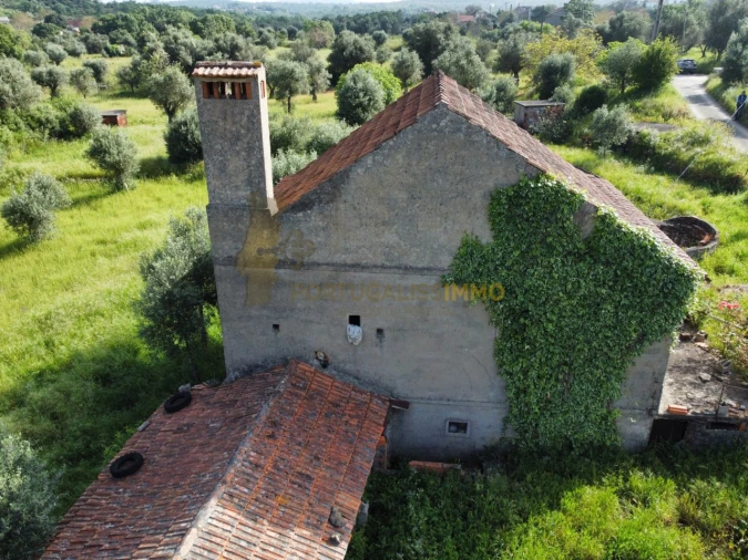 Moradia T2 para Venda em Chãos Foto 3