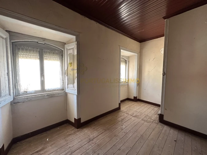 Moradia T4 para Venda em Carregueiros Foto 32