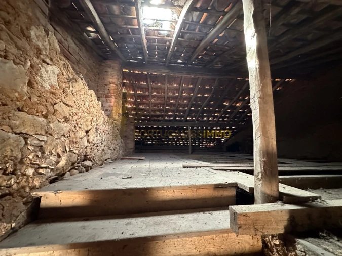 Moradia T4 para Venda em Carregueiros Foto 36