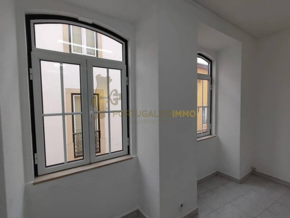 Escritório para Arrendamento em São João Baptista e Santa Maria dos Olivais Foto 11